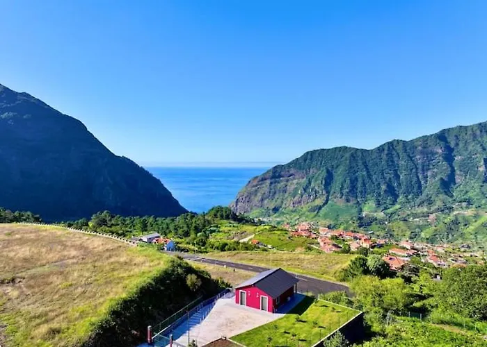 Ginjas Mountain * São Vicente